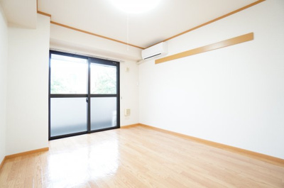 【居間・リビング】 | パークサイド砂山 | ※同物件・同タイプの写真です。