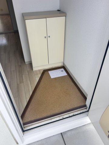 アルカサール西島Ｂの玄関