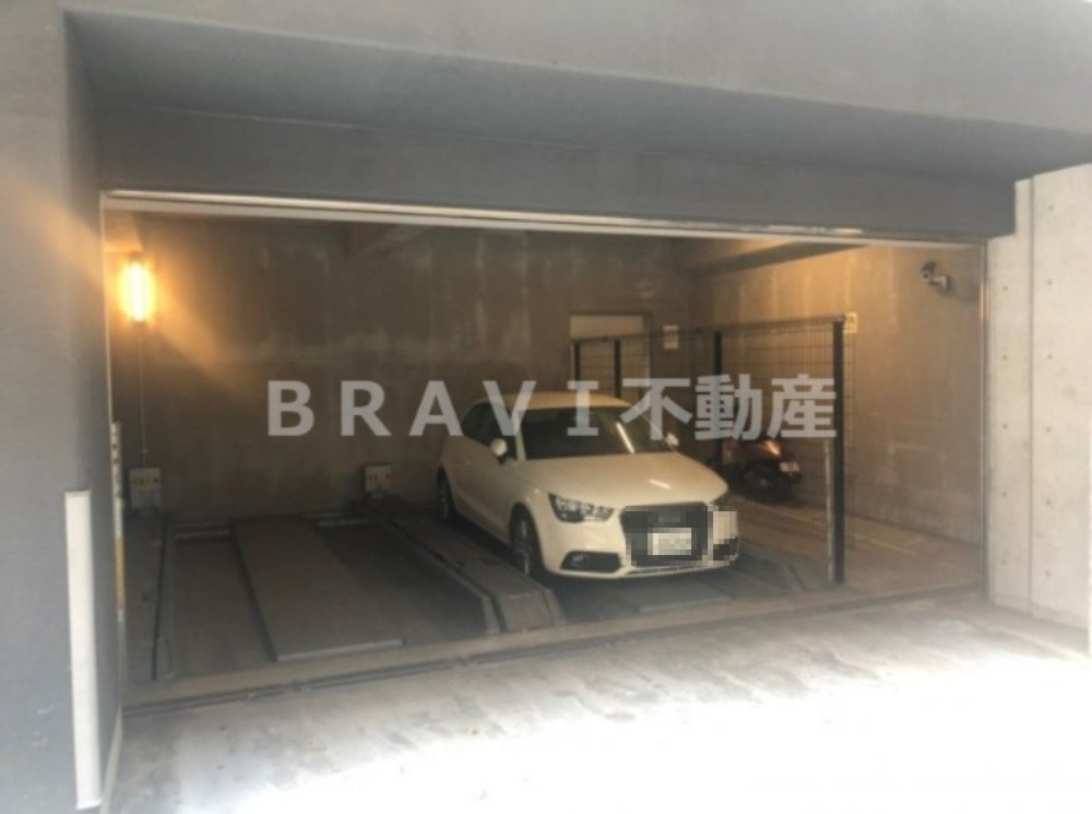 アーバネックス大手前　BRAVI不動産の駐車場|【アーバネックス大手前】