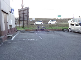 【駐車場】 | 駐車場２台空き有り♪