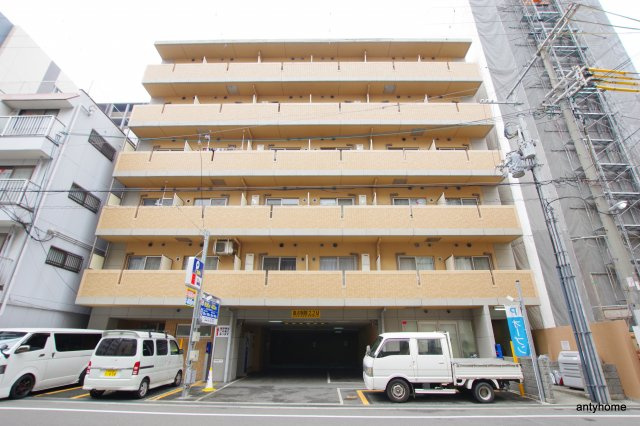 リバースクウェア103　仲介手数料無料の外観