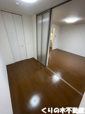 【洋室】 | ボン・ヴォヤージュⅡ | ゆったりした洋室です