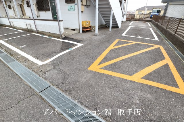 RIRINKAの駐車場