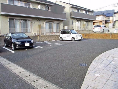 【駐車場】 | メルヴェイユ　B