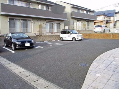 【駐車場】 | メルヴェイユ　B