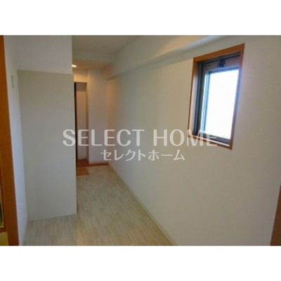 【玄関】 | オレンジハウス（上六名） | 収納もある玄関です
同一タイプです