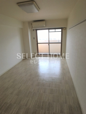 【寝室】 | オレンジハウス（上六名） | 使い勝手のいい寝室です
同一タイプです