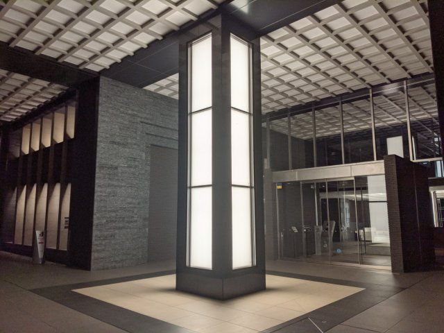 シティタワー銀座東のエントランス|エントランス前：夜