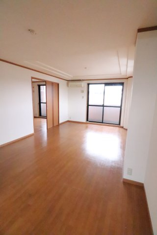 エンジョイライフの居間・リビング