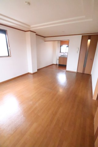 エンジョイライフの居間・リビング