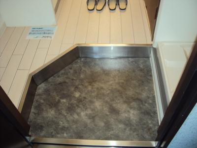 パンセ堀川の玄関