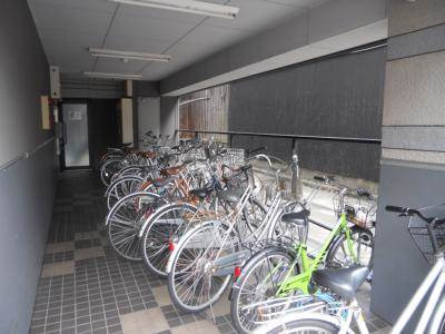 パンセ堀川の駐車場|駐輪場