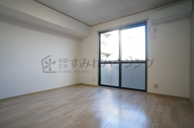 シャトー南花屋敷の居間・リビング