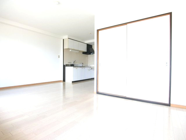 日吉壱番館の居間・リビング