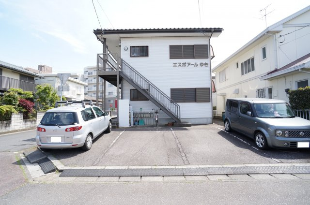 エスポアールゆきの駐車場