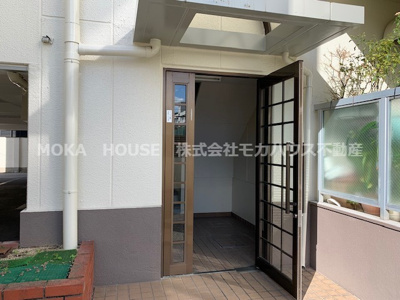 【エントランス】 | メゾン嵐山 | 落ち着いたエントランスです