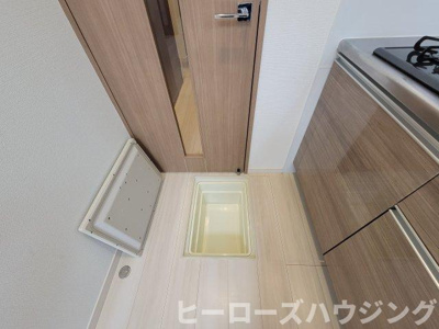 【玄関】 | ガレリア大阪空港Ⅱ | ※同タイプの写真となり、実際のお部屋とは異なる場合があります