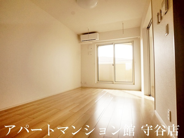 グリーンハイツ本豊田Bの居間・リビング