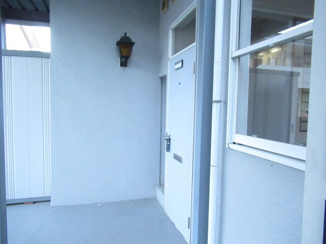 クリスタルハイツ（城西）のエントランス