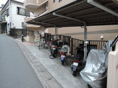【その他共用部分】 | ヒルサイドヨコハマ | 駐輪場・バイク置場です。