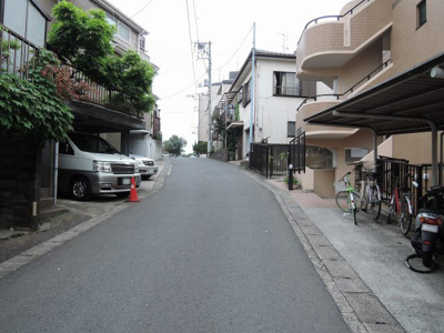 【周辺】 | ヒルサイドヨコハマ | 前面道路です。