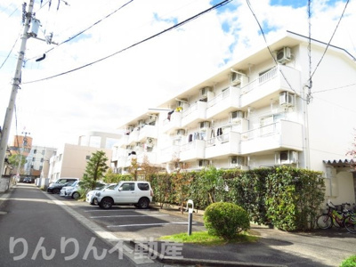 【駐車場】 | メゾンオレンジ3A.B | 駐車場があるので、車を買う予定の方も安心です