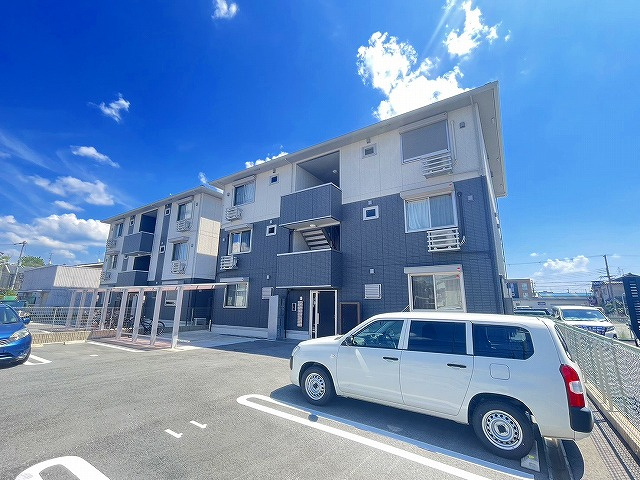 クレアール西九条の外観|キレイな外観です。