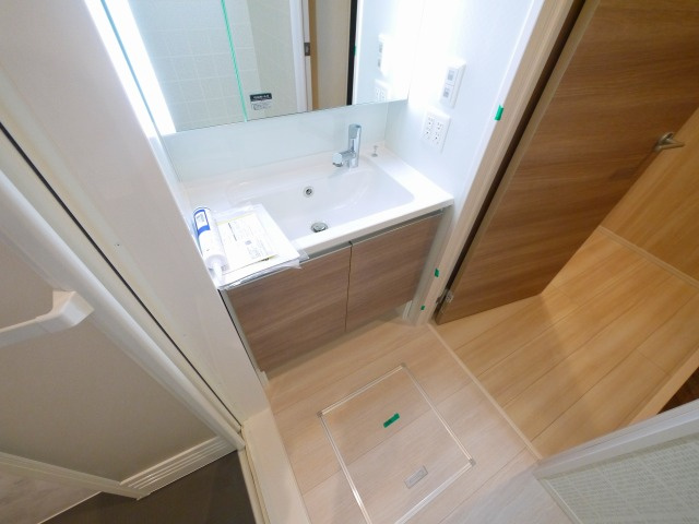 クレアール西九条の洗面所|明るい洗面所です