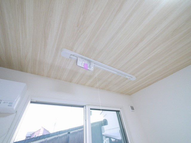 クレアール西九条の設備|室内物干しが付いております。