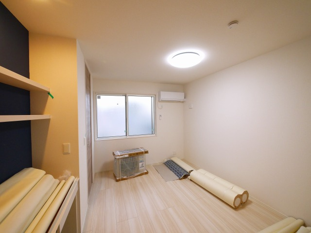 クレアール西九条の寝室|使い勝手のいい洋室です