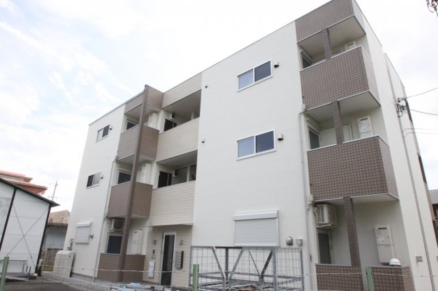 ハーモニーテラス御厨中の外観