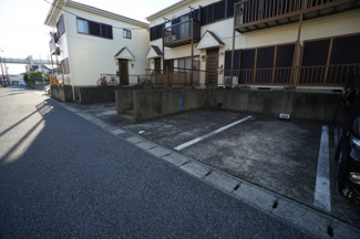 【駐車場】