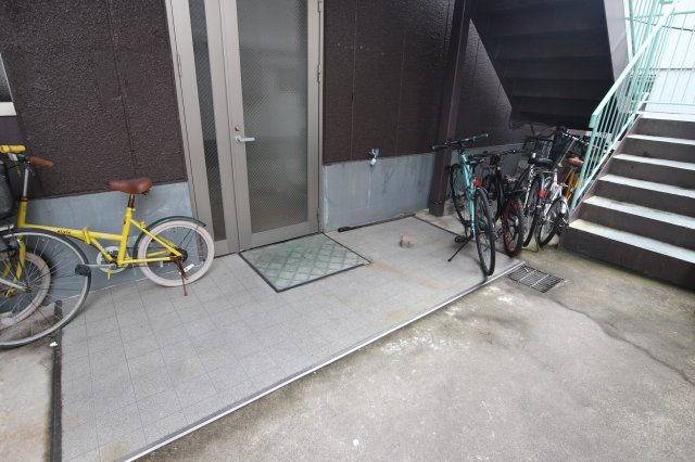 ニューナイスマンションのエントランス