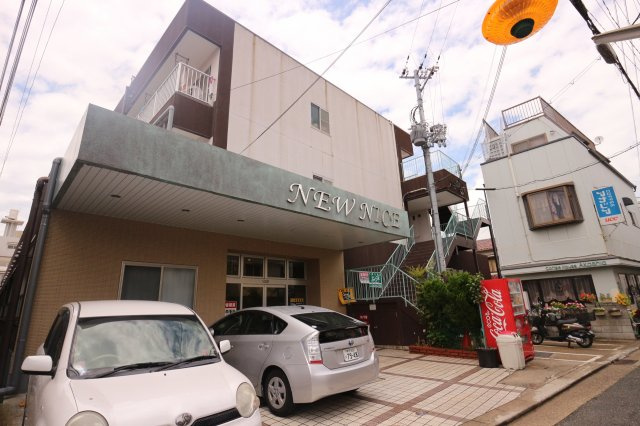ニューナイスマンションの外観