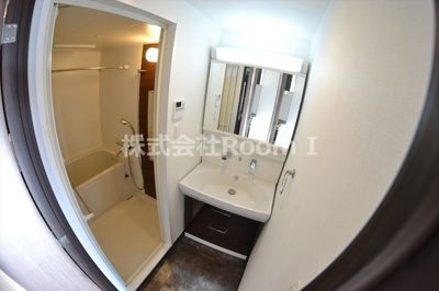 【洗面所】 | S-RESIDENCE淀屋橋 | 脱衣スペースもあります