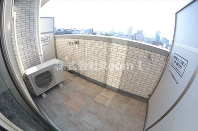 【バルコニー】 | S-RESIDENCE淀屋橋 | 暖かな日差しのふりそそぐバルコニー