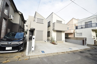 【外観】 | 現地見学や資料請求などお気軽にお問合わせ下さい。
周辺環境とあわせて現地ご案内致します。