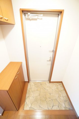 【玄関】 | サキクサノ郷Ⅲ | ※同物件・反転タイプの写真です。