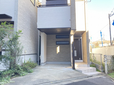 【駐車場】 | 山王1丁目戸建 | VWゴルフが入るサイズ感ですね