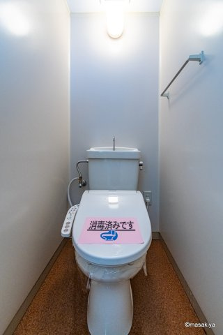 ブラウンヒルズ1番館のトイレ|トイレ　ウォシュレット付きです。