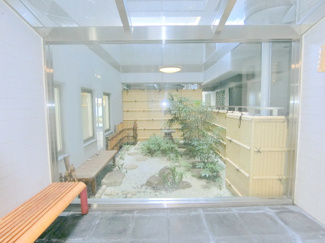 【エントランス】