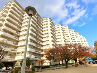 【外観】 | 南東向きバルコニーで日当り良好です。