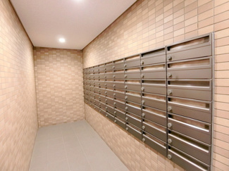 【エントランス】 | 集合ポスト