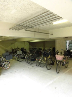 【その他共用部分】 | 駐輪場、広くて止めやすいです