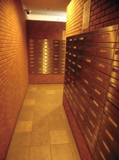 【その他共用部分】 | 集合ポストにも防犯カメラがあります