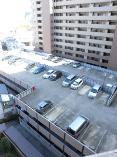 【駐車場】 | 駐車場の敷地は広々としています