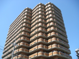 【外観】 | 平成１年１１月建築　鉄骨鉄筋コンクリート造地下１階付１５階建の４階部分です！
