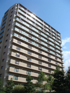 【外観】 | 建築年月：平成１１年６月　構造：鉄骨鉄筋コンクリート造１５階建の１５階部分！
最上階南西角部屋のお部屋です！