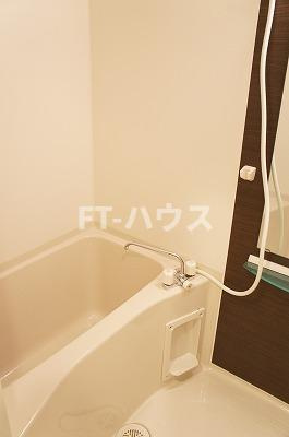 リブリ・薬園台の浴室
