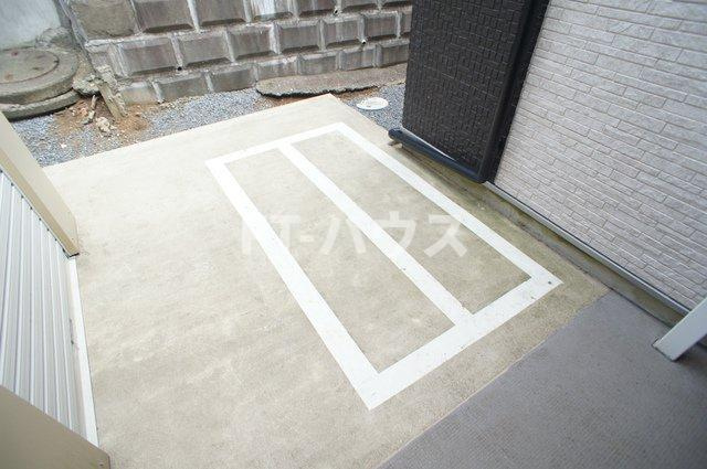 リブリ・薬園台の駐車場
